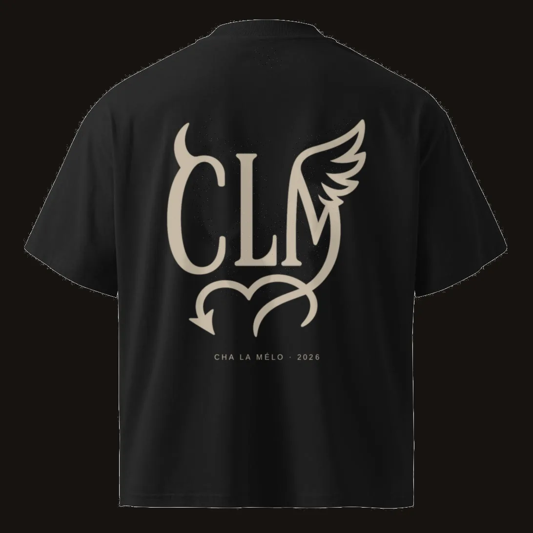 T-shirt noir profond vu de dos, logo CLM imprimé en beige grège.